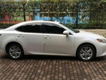 图 雷克萨斯es 2013款 2.5 cvt 精英版 更多精品车敬请关注鹏瑞盛二手车 深圳二手车